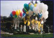 Zum Abschied haben wir ganz viele Luftballons zu Robin geschickt